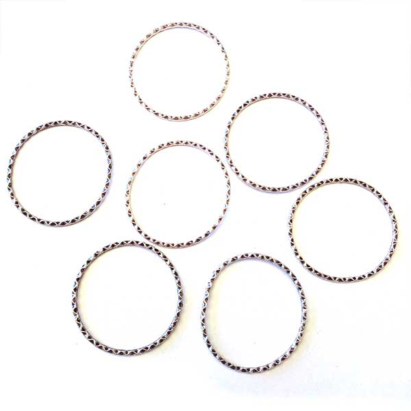 SECONDS Cast Metal Ring Hammered 45mm (10) Antique Silver
