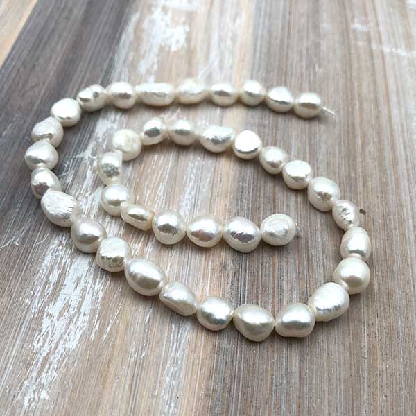 Pearl Cultured Freshwater Oval 7-8mm - 1 strand - Grade A Natural
