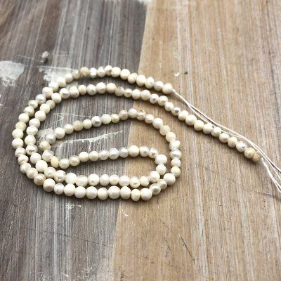 Pearl Cultured Freshwater Potato 2-3mm - 1 strand - Natural - Low Grade