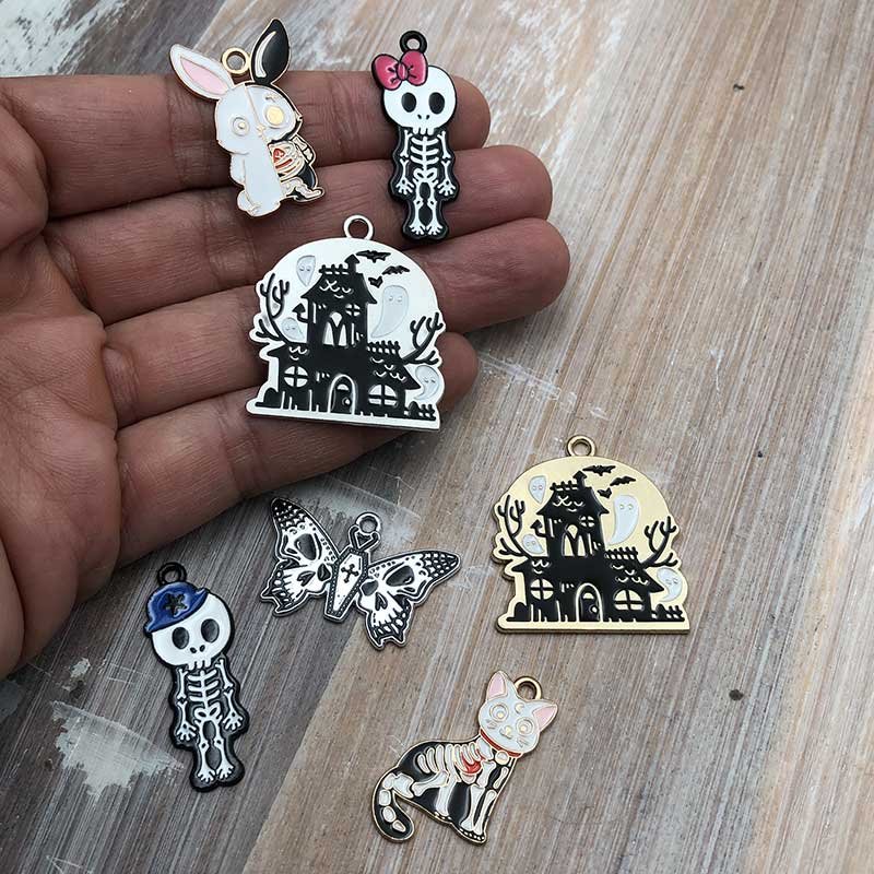 Cast Metal Charm Halloween Haunted House 29x32mm (1) Gold